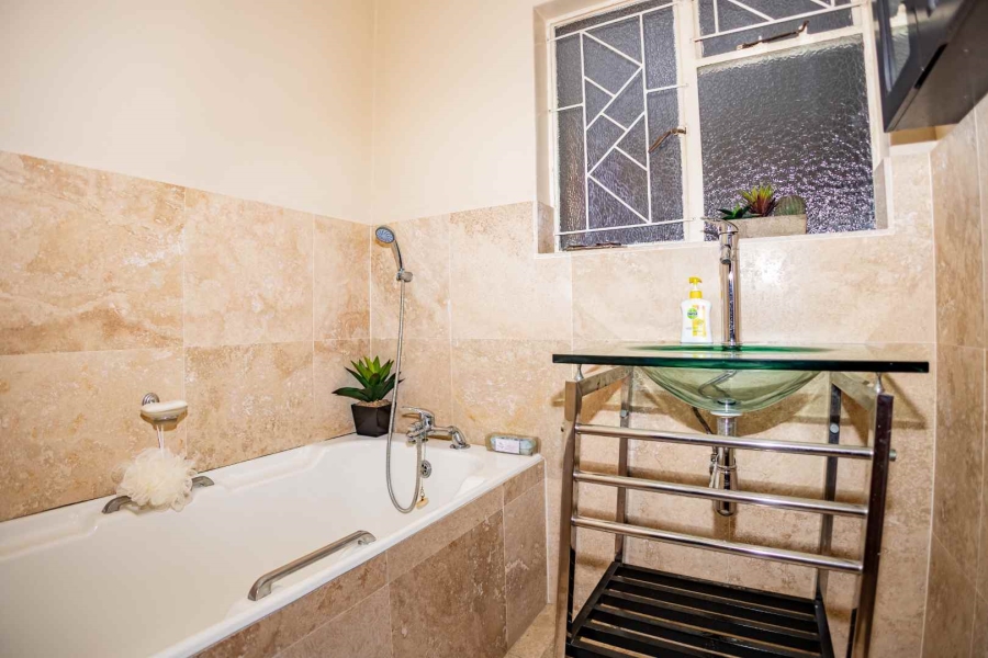 4 Bedroom Property for Sale in Oostersee Western Cape